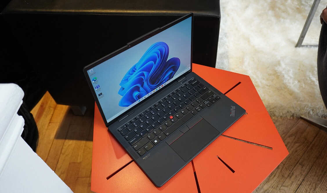 首款骁龙平台的ThinkPad笔记本亮相MWC，创续航新纪录