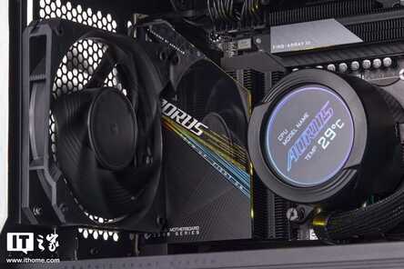 AORUS Model X 台式机图赏：炫酷水冷 RGB，扎实做工高端机