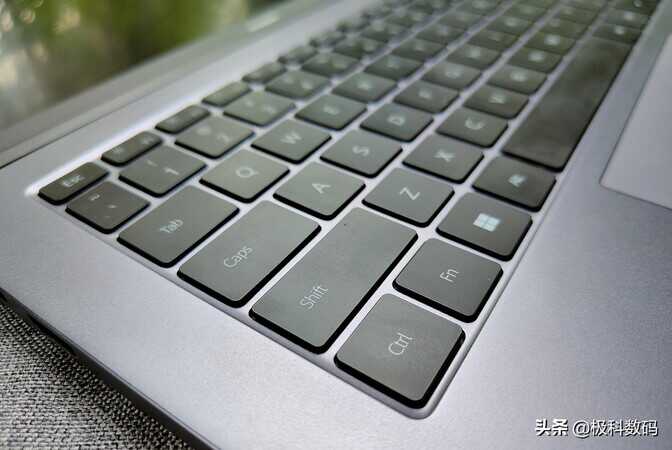 华为MateBook D 14 2022款笔记本使用体验，优点不足很明显