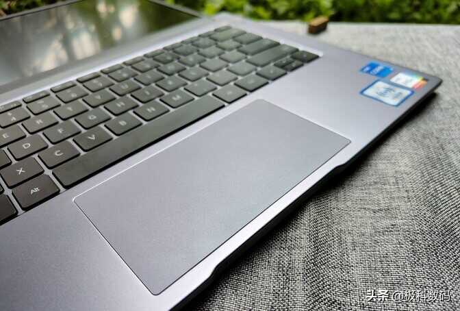 华为MateBook D 14 2022款笔记本使用体验，优点不足很明显