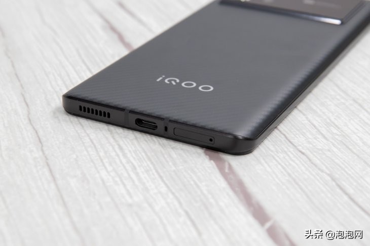 iQOO 9评测：再无短板的直屏电竞旗舰