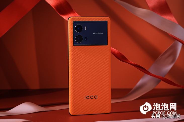 iQOO 9 Pro发布：骁龙8双芯组合，4999元起