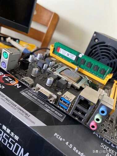 158元蓝宝石7750 1G黑钻版显卡，鲁大师怒跑5万分对抗750TI2G