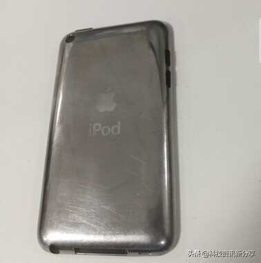 iPod Touch4，让人怀旧的苹果产品！拟物化图标很经典