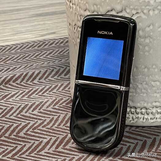 抛弃iPhone，我用诺基亚8800 Sirocco度过了一天