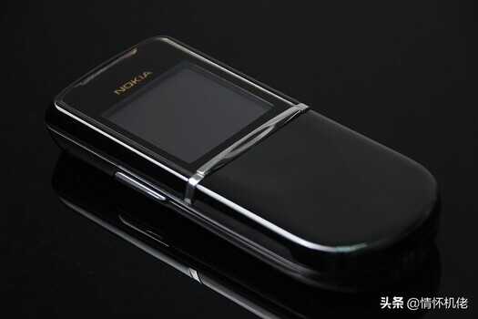 抛弃iPhone，我用诺基亚8800 Sirocco度过了一天