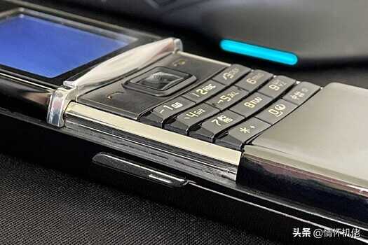 抛弃iPhone，我用诺基亚8800 Sirocco度过了一天