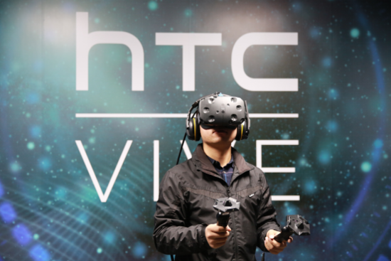 拆了这部HTC Vive Pro ，就知道它为什么值这么贵了