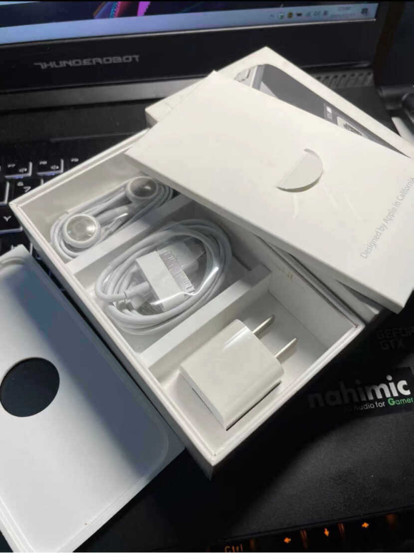 全新未激活iPhone4现身，曾经卖4999起，如今只值650元