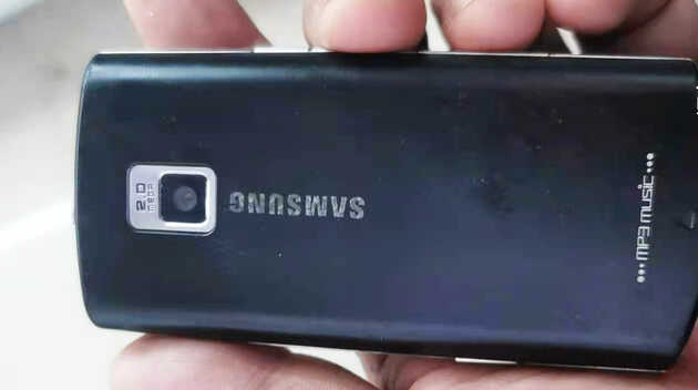 双向滑盖加双扬声器，三星这款老音乐手机，使用多年仍是经典