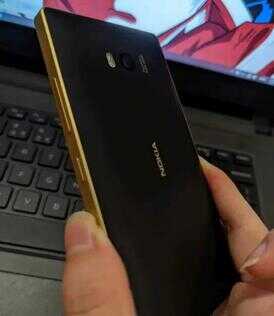 当年的流金版诺基亚930 lumiaCyan