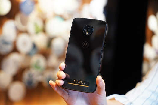 motorola z3首发评测：快人一步使用5G 能否逆风翻盘？
