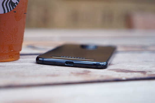 motorola z3首发评测：快人一步使用5G 能否逆风翻盘？