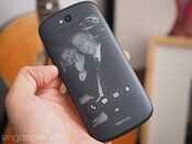 电子墨水双屏国礼手机 YotaPhone 2评测