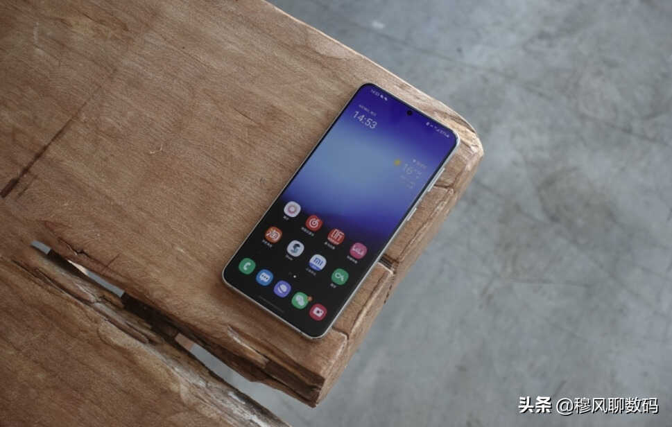 中国用户有福了,三星8G+256G高端机降2500元,不应该错过
