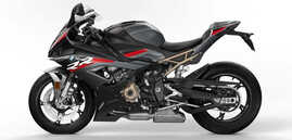宝马发布2022款S1000RR，新款车采用了更多M版配置