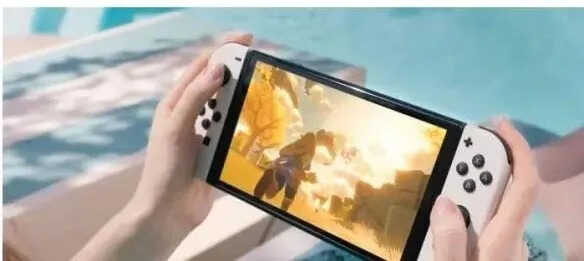 Switch OLED真机试玩：屏幕惊艳，续航提升，目标轻度玩家