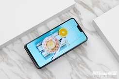 vivo Z1评测：颜值超群，同价位杀手级配置