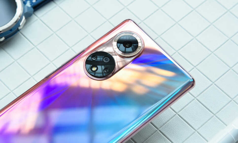 从3699元跌至2399元，荣耀拍照旗舰努力清仓：256GB+100W+1亿四摄
