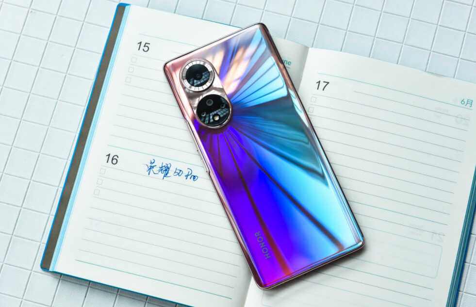 从3699元跌至2399元，荣耀拍照旗舰努力清仓：256GB+100W+1亿四摄