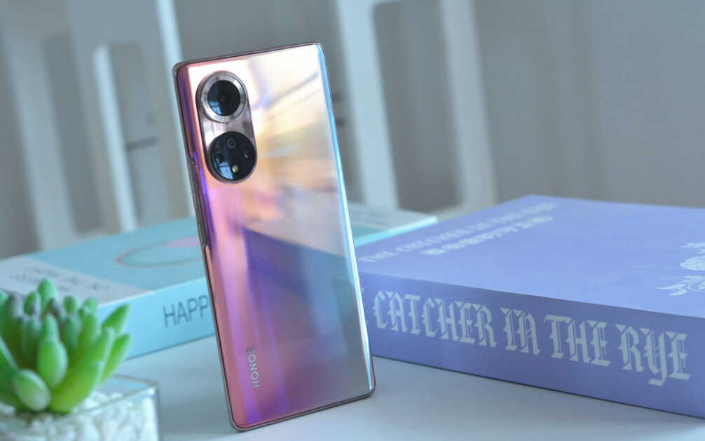 从3699元跌至2399元，荣耀拍照旗舰努力清仓：256GB+100W+1亿四摄