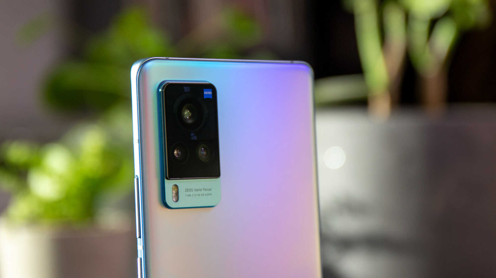 Vivo X60 Pro评测：一款功能强大旗舰产品，轻薄的设计和强大的镜头