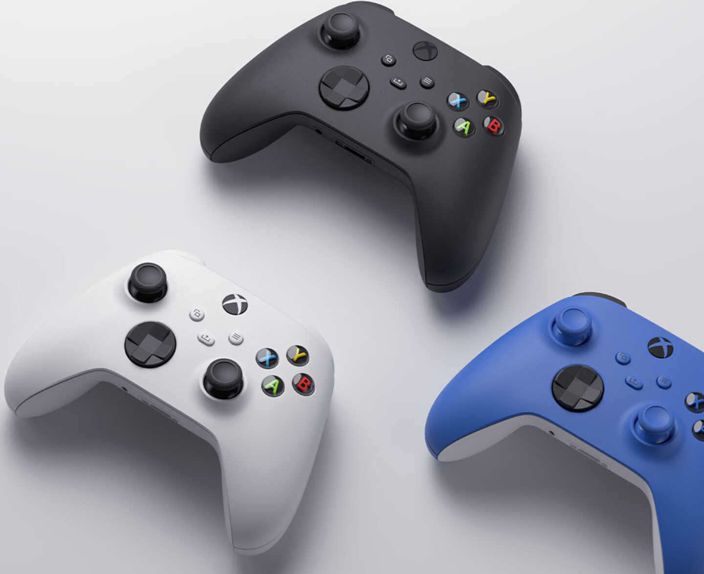 Xbox 现支持用手柄切换电视输入信号，无需遥控器