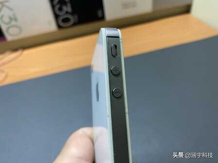 50元入手的iPhone 4S！曾经最强的智能手机，现在还能这么流畅？