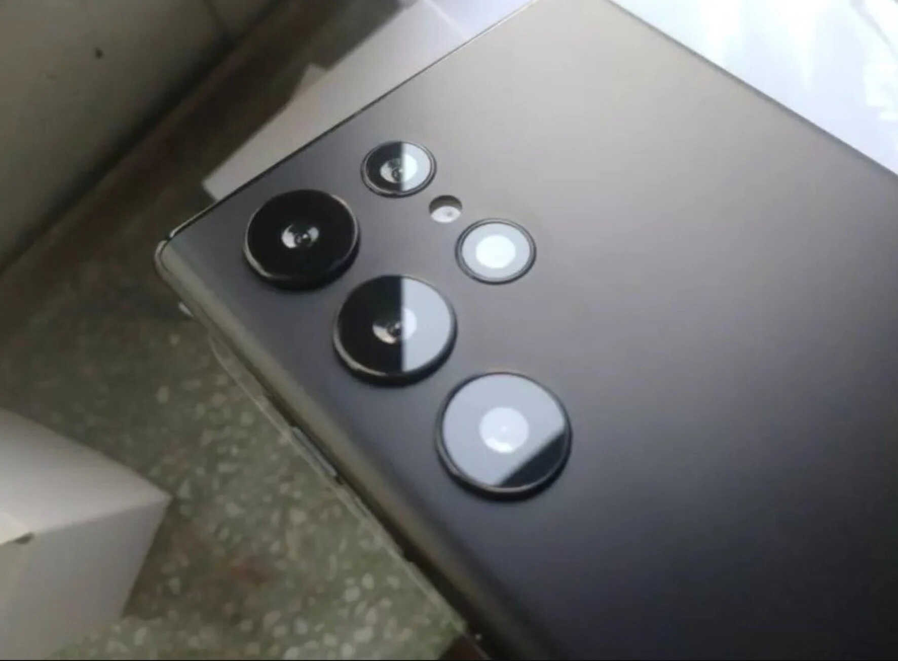 博主透露三星Galaxy S22 Ultra将拥有迄今智能手机中表现最好的摄像头