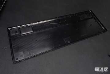 罗技G610机械键盘拆解评测 – 一把简单纯粹的键盘