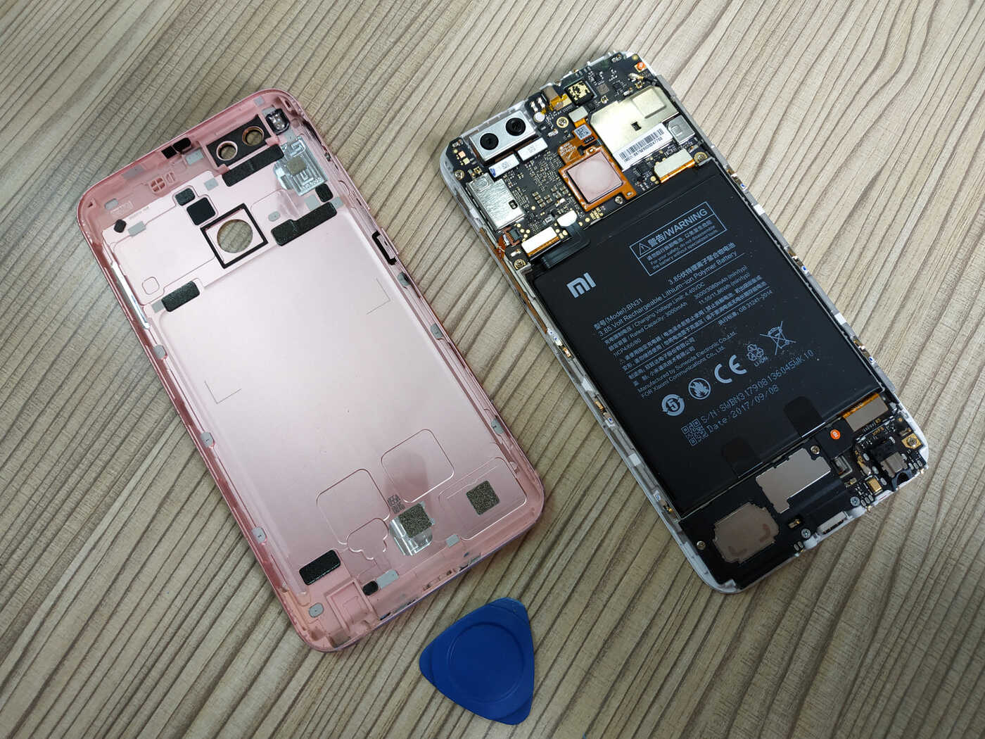 「小米5X」仔细更换屏幕，继续认真使用