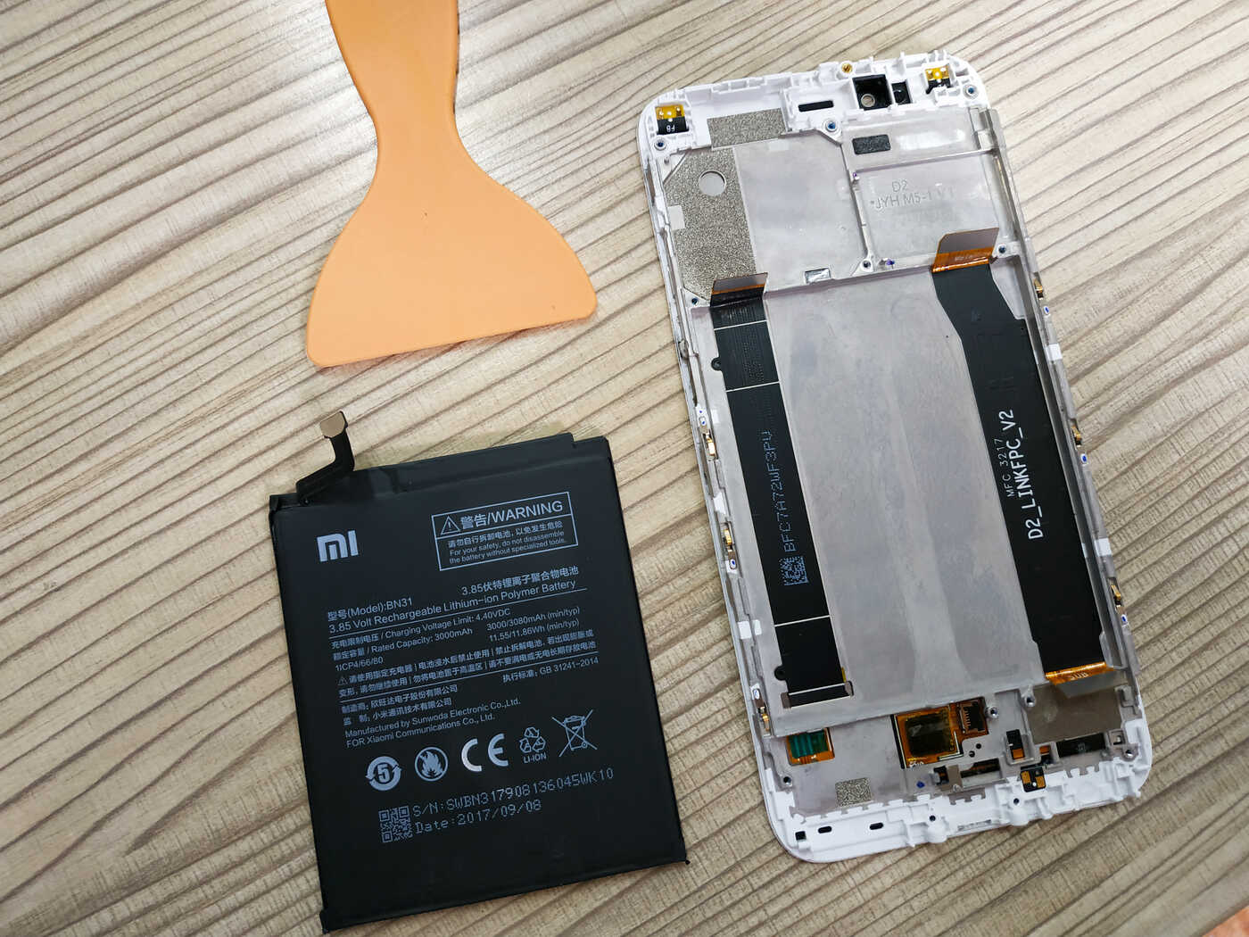 「小米5X」仔细更换屏幕，继续认真使用