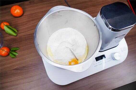 “围裙妈妈”的好帮手，有了moido陌冬和面机，在家一样做美食