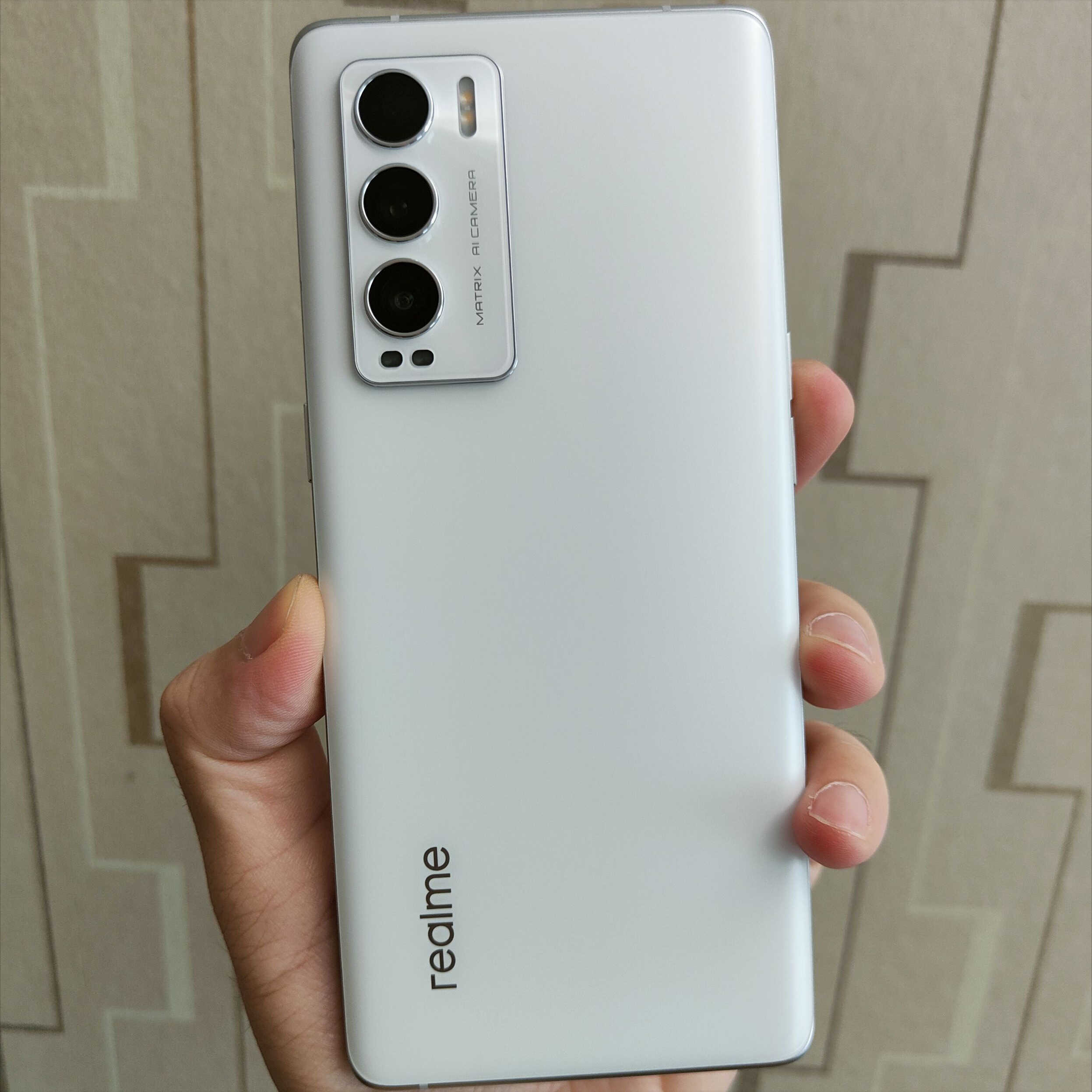 用了3天realmeGT大师探索版，不吹不黑，谈谈最真实的使用感受