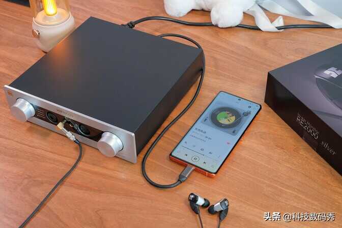 年轻人的第一台桌面台放，HIFIMAN EF400解码耳放一体机测评