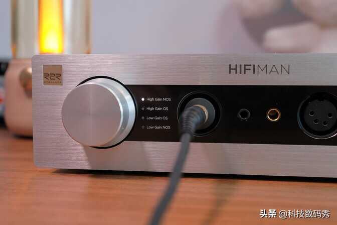 年轻人的第一台桌面台放，HIFIMAN EF400解码耳放一体机测评