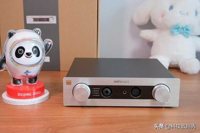 年轻人的第一台桌面台放，HIFIMAN EF400解码耳放一体机测评