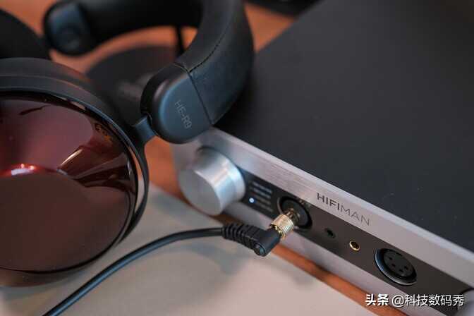 年轻人的第一台桌面台放，HIFIMAN EF400解码耳放一体机测评