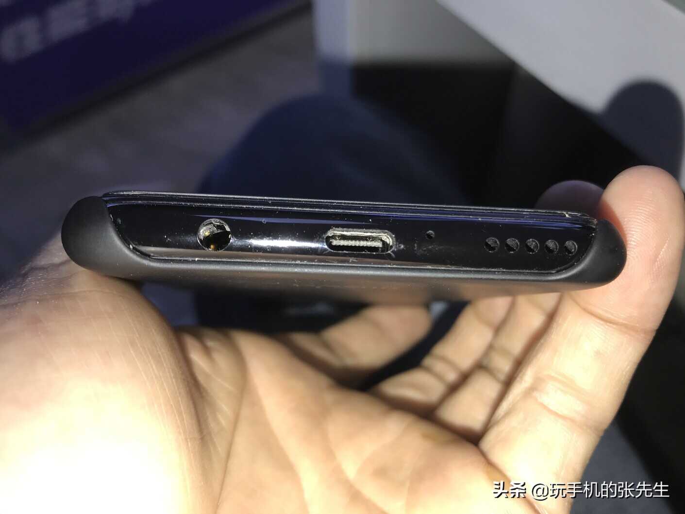 手机提示正在充电,却充不进电,是什么原因?该如何处理