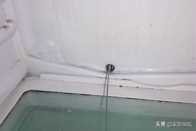 电冰箱排水口被冰堵住了,是什么原因?可以疏通吗?怎么疏通?