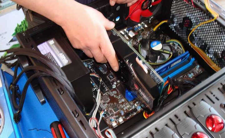 电脑开机进不了系统的原因是什么