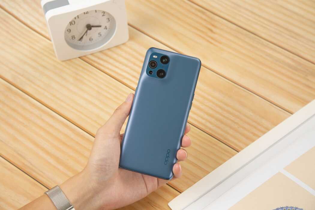 2022年值得入手的两款旧旗舰，到底Find X3和小米11哪个好？