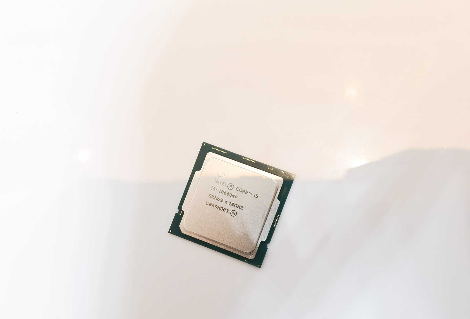 英特尔i5 10600KF配B460主板,能发挥全部性能吗?