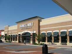 1600px-Barnes_and_Noble_Hendersonville_TN_USA.JPG