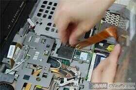 老师傅手把手教你,笔记本电脑拆机清灰图解教程,你不试试?