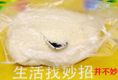 手机进水了放大米里管用吗（大米吸水手机进水）