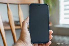 苹果12黑屏有声音不亮屏怎么办（两种方法轻松恢复）