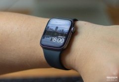 iwatch怎么换壁纸（Apple Watch的表盘更换背景图片的方法）