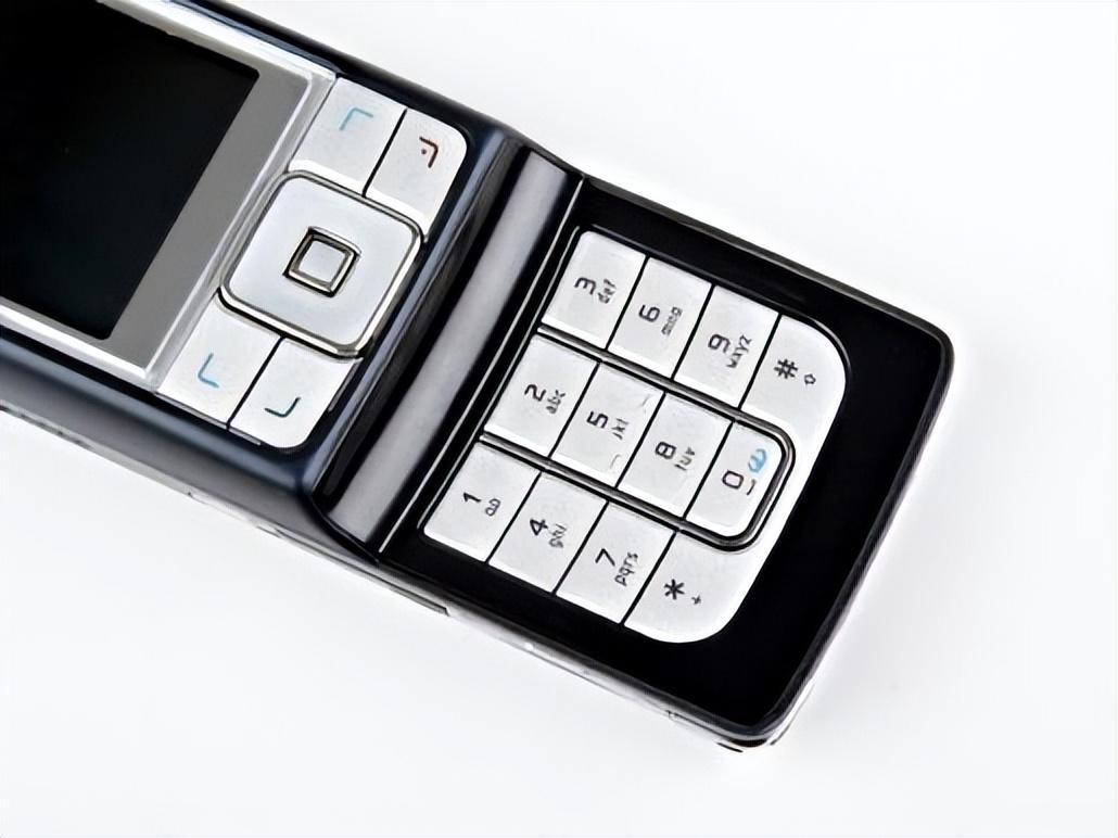 稳重的商务滑盖——诺基亚6270手机